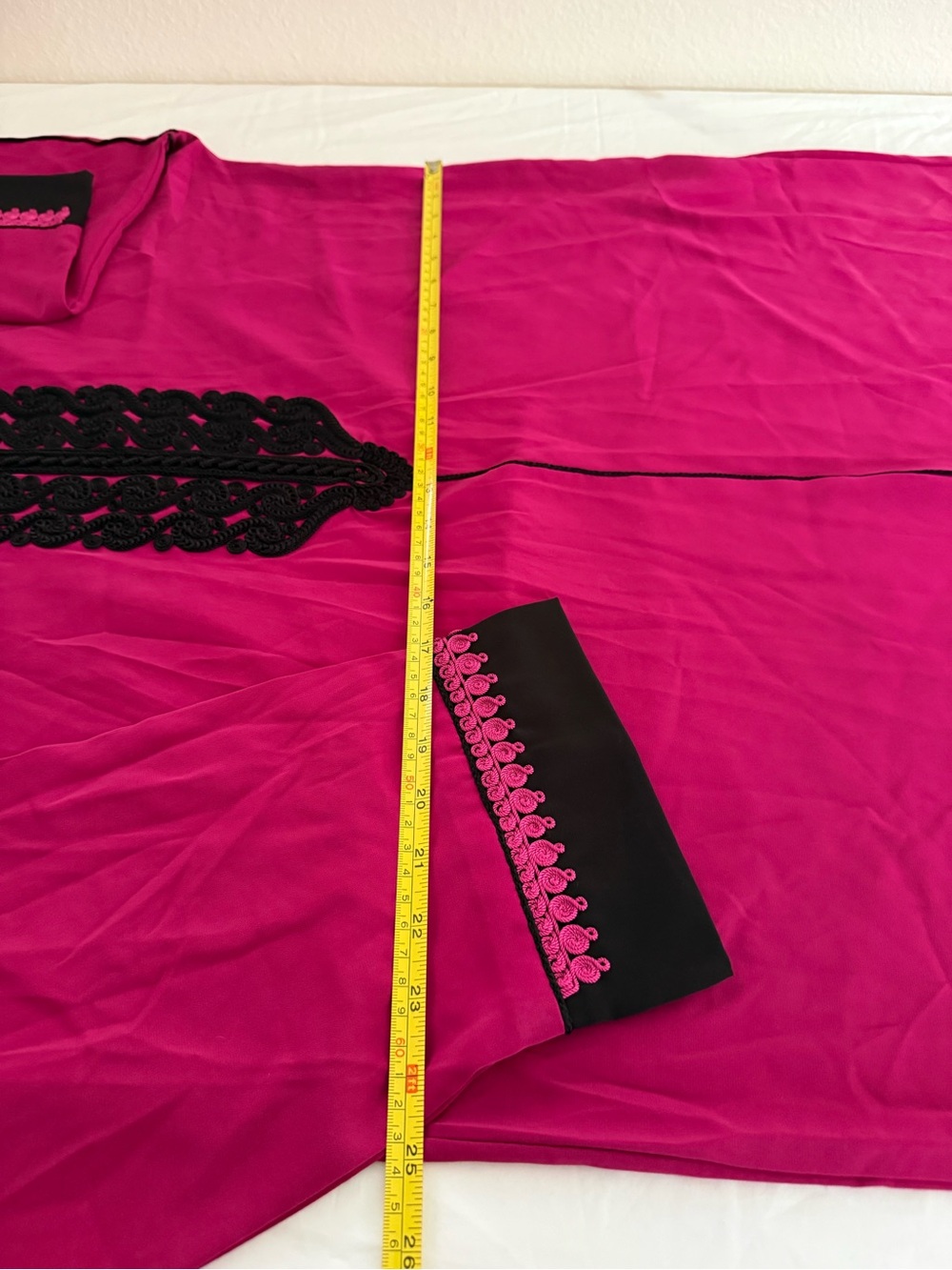 Moroccan Djellaba Fuchsia Black Trim Lightweight Elegant Caftan. - Picture 9 of 10